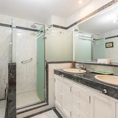 Entire 170m2 1min Walking From Cathedral Sevilla