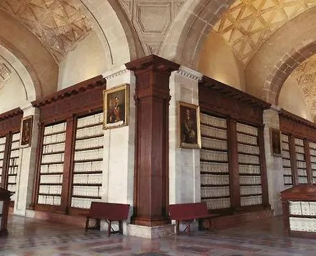 Entire 170m2 1min Walking From Cathedral